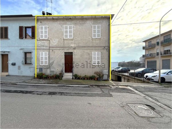 casa indipendente in vendita a Montefiore dell'Aso