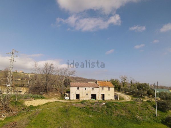 casa indipendente in vendita a Montefiore dell'Aso