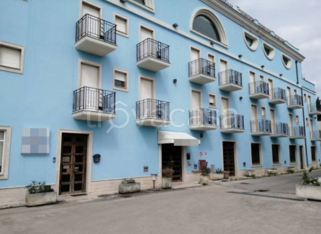 negozio in vendita a Montefiore dell'Aso