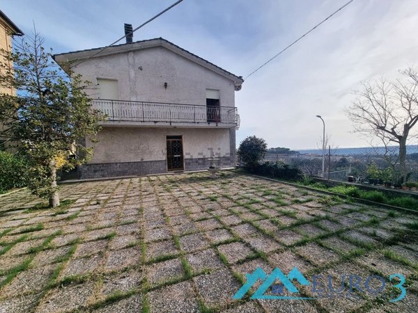 casa semindipendente in vendita a Montefiore dell'Aso