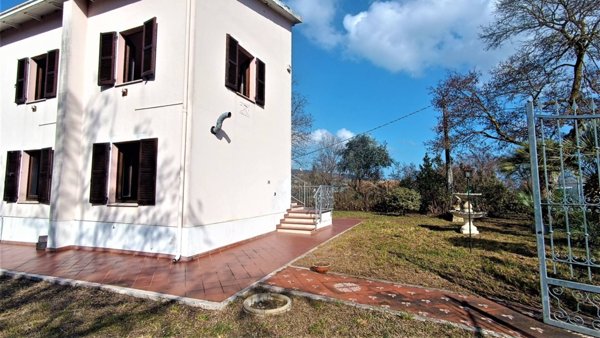 casa indipendente in vendita a Montefiore dell'Aso