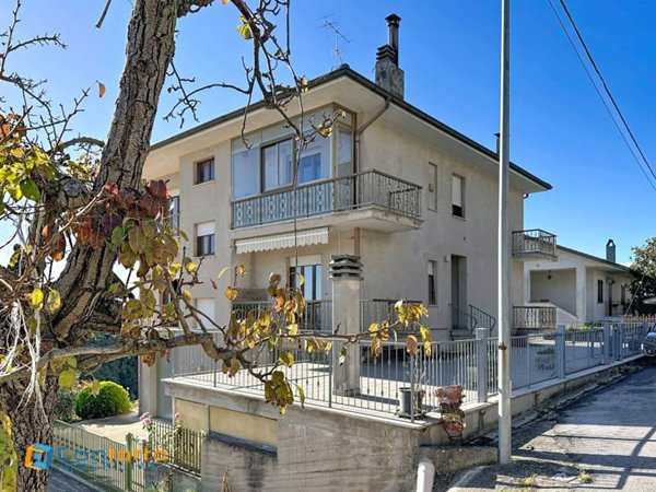 casa indipendente in vendita a Montefiore dell'Aso