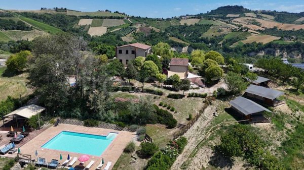 casa indipendente in vendita a Montefiore dell'Aso