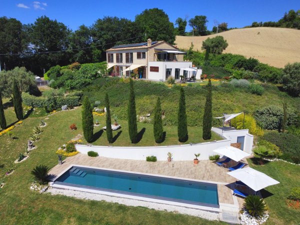 casa indipendente in vendita a Montefiore dell'Aso