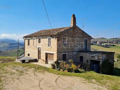 casa indipendente in vendita a Montefiore dell'Aso