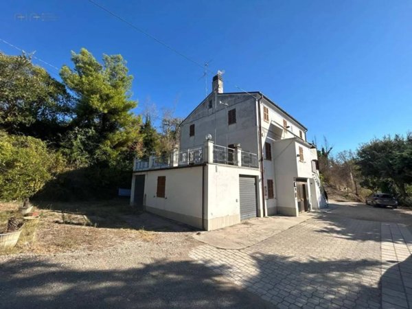 casa indipendente in vendita a Montefiore dell'Aso