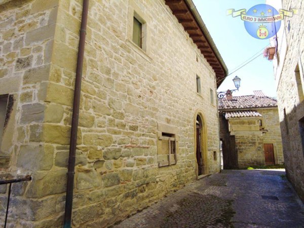 casa indipendente in vendita a Montegallo