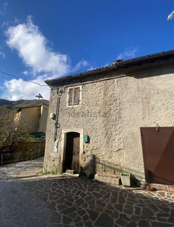 appartamento in vendita a Montegallo in zona Balzo