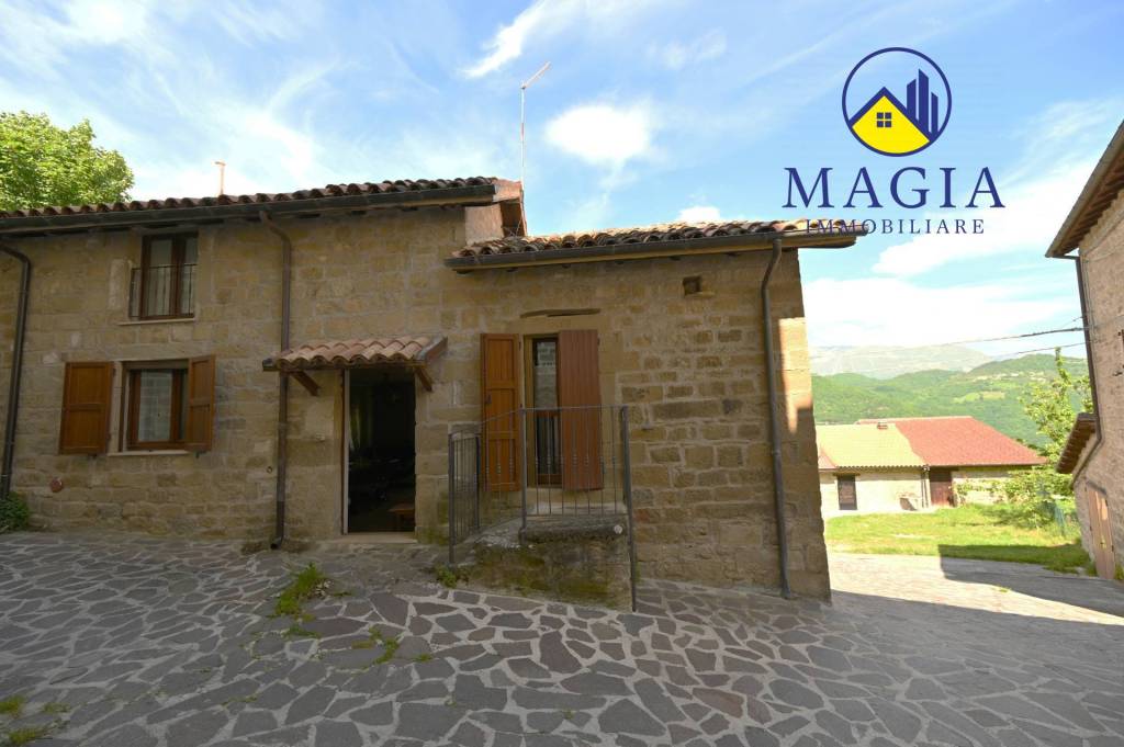 casa indipendente in vendita a Montegallo in zona Abetito