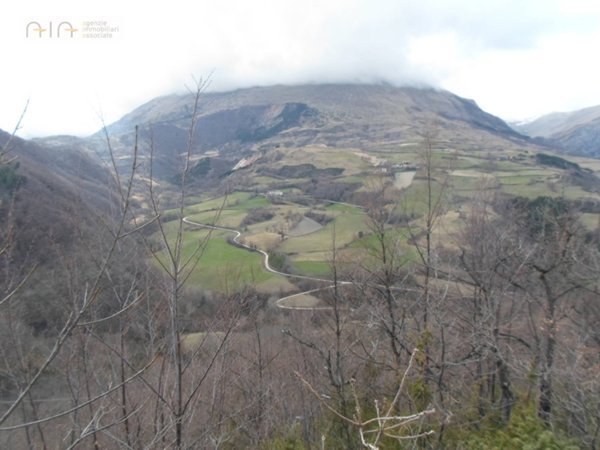 terreno agricolo in vendita a Montemonaco in zona Cese