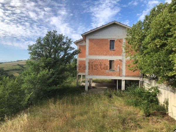 casa indipendente in vendita a Montemonaco in zona Ferrà