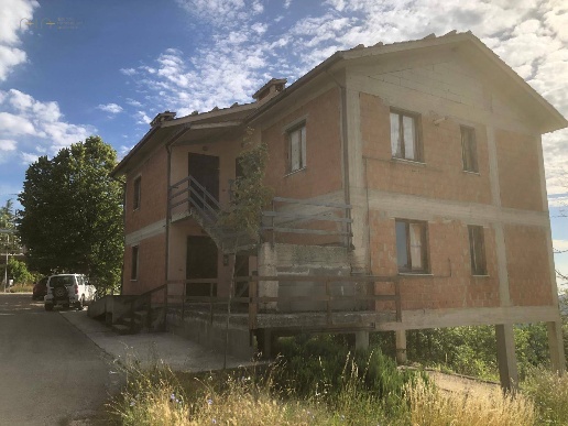 casa indipendente in vendita a Montemonaco in zona Ferrà