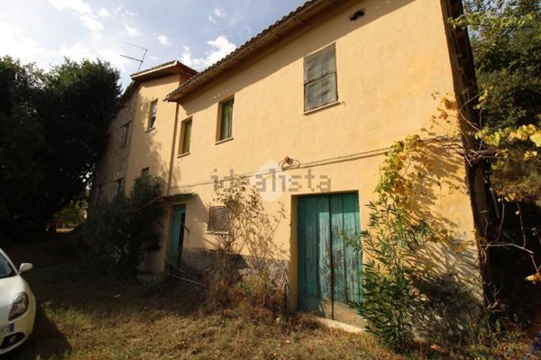 casa indipendente in vendita a Montemonaco