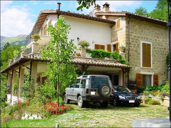 casa indipendente in vendita a Montemonaco