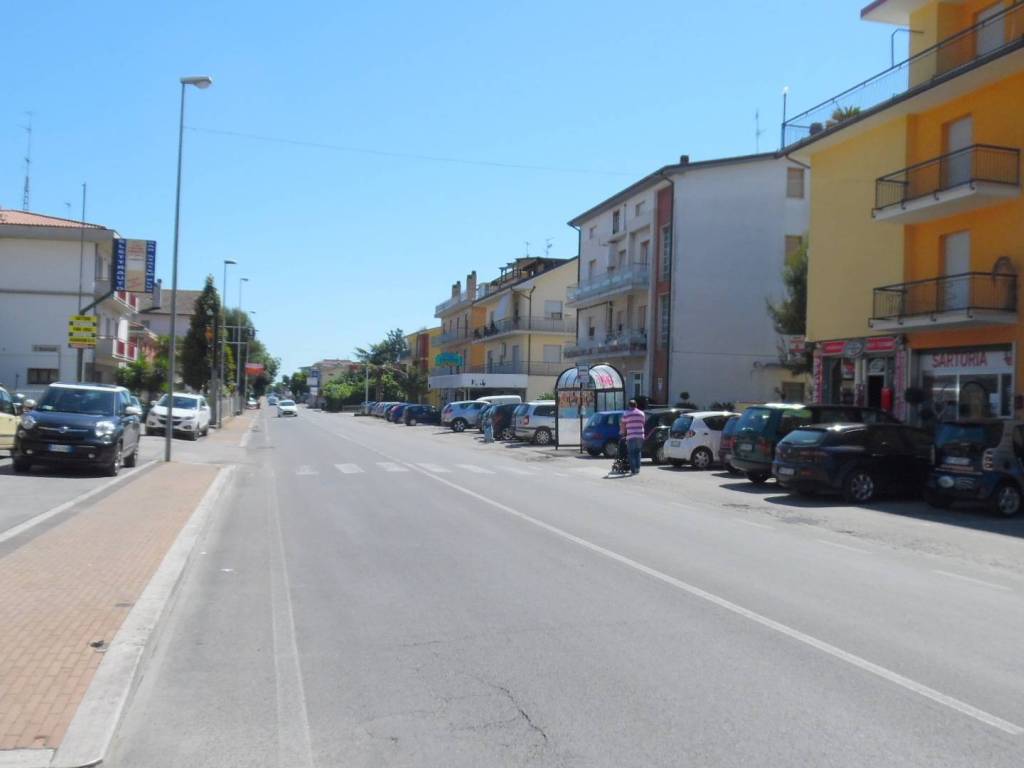 negozio in vendita a Monteprandone in zona Centobuchi