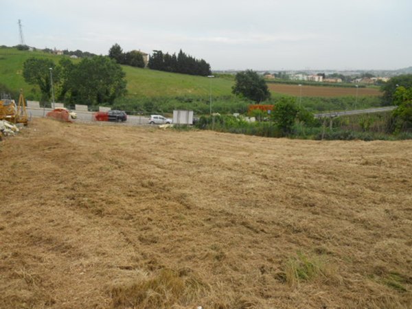 terreno edificabile in vendita a Monteprandone in zona Centobuchi