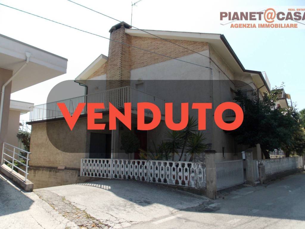 casa indipendente in vendita a Monteprandone in zona Centobuchi