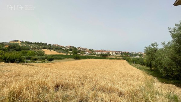 negozio in vendita a Monteprandone in zona Centobuchi