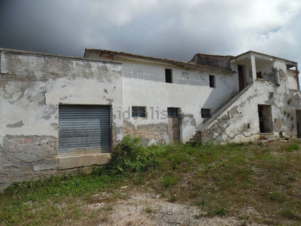 casale in vendita a Monteprandone in zona Centobuchi