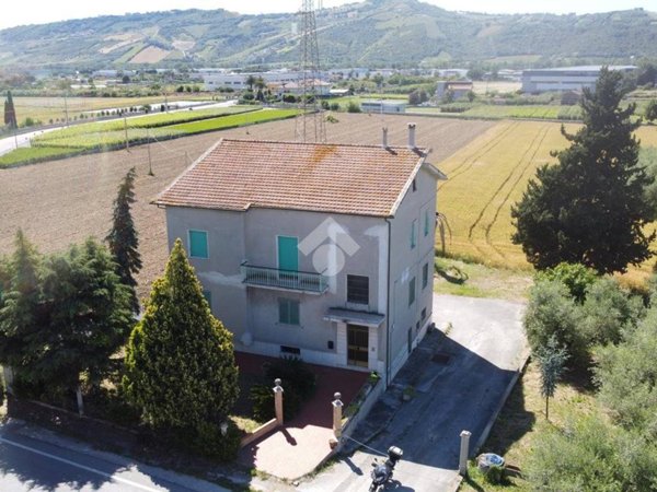 casa indipendente in vendita a Monteprandone in zona Centobuchi