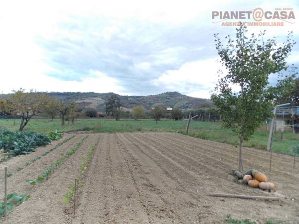 terreno edificabile in vendita a Monteprandone in zona Centobuchi