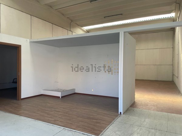 capannone in vendita a Monteprandone in zona Centobuchi