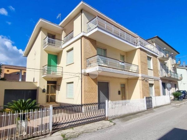 casa indipendente in vendita a Monteprandone in zona Centobuchi
