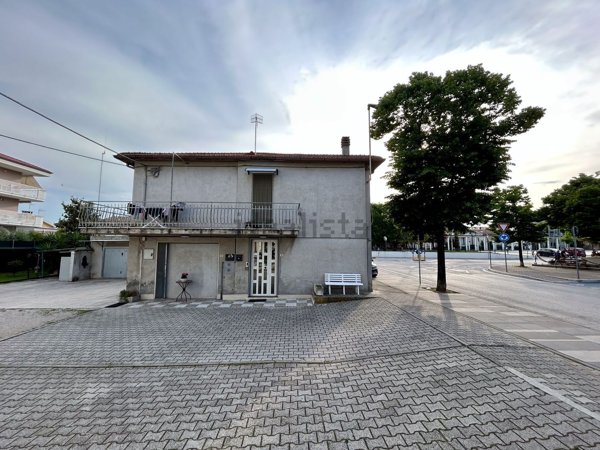 casa indipendente in vendita a Monteprandone in zona Centobuchi