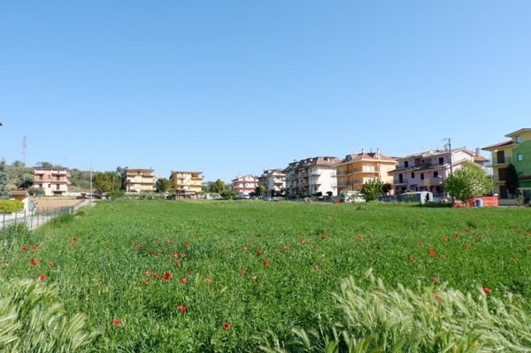 terreno edificabile in vendita a Monteprandone in zona Centobuchi