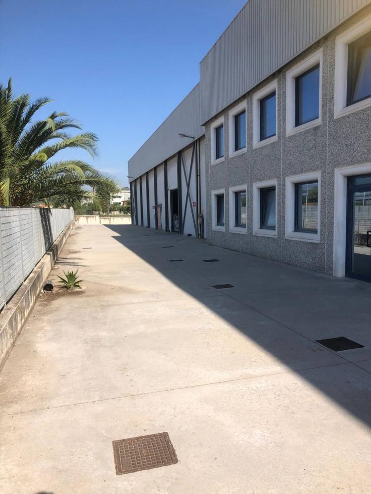 capannone in vendita a Monteprandone in zona Centobuchi