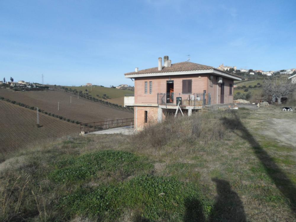 casa indipendente in vendita a Monteprandone in zona Centobuchi