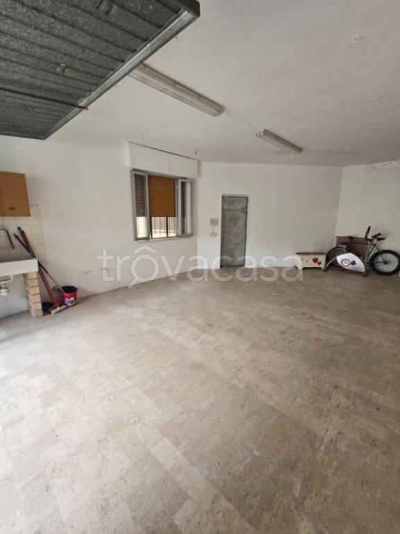 locale di sgombero in vendita a Monteprandone in zona Centobuchi