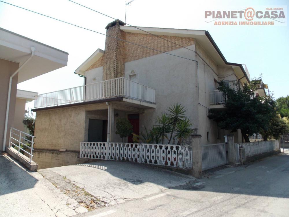 casa indipendente in vendita a Monteprandone in zona Centobuchi