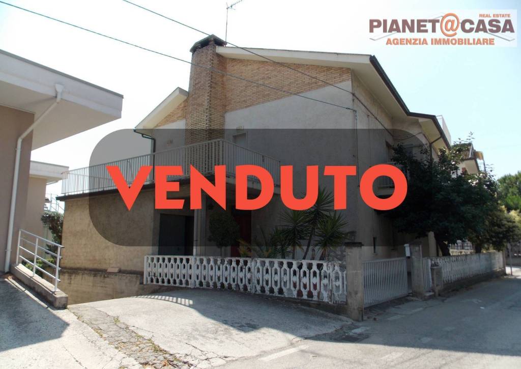 casa indipendente in vendita a Monteprandone in zona Centobuchi