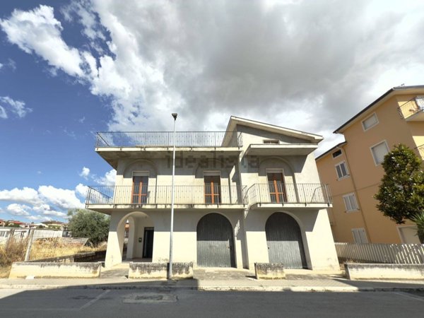 casa indipendente in vendita a Monteprandone in zona Centobuchi