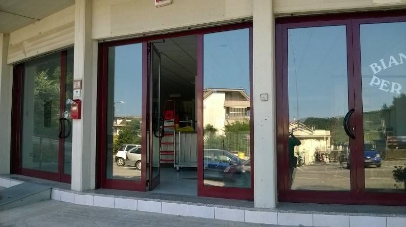 locale commerciale in vendita a Monteprandone