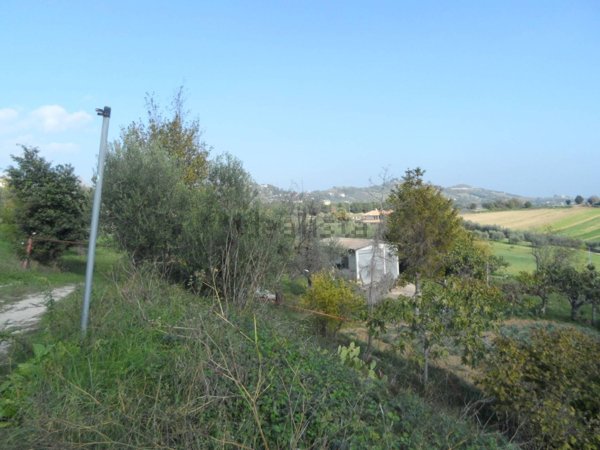 terreno in vendita a Monteprandone in zona Centobuchi