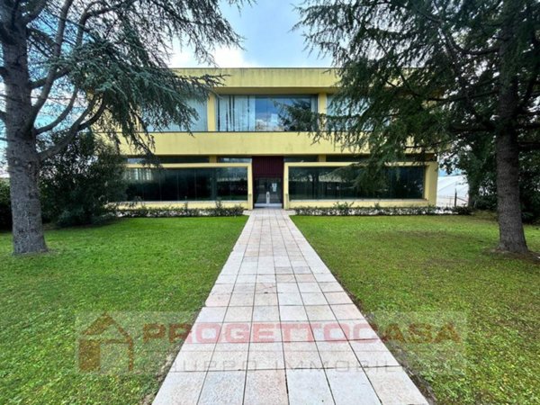 casa indipendente in vendita a Monteprandone in zona Centobuchi