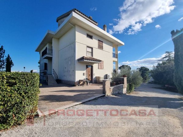 casa indipendente in vendita ad Offida