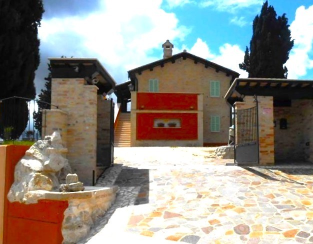 casa indipendente in vendita ad Offida