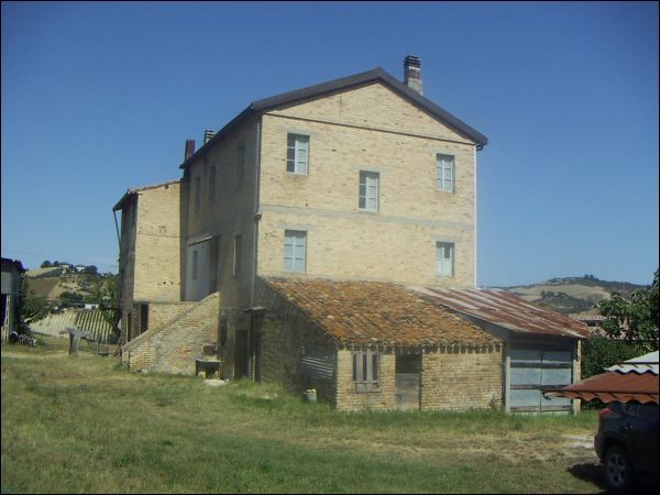 casale in vendita ad Offida
