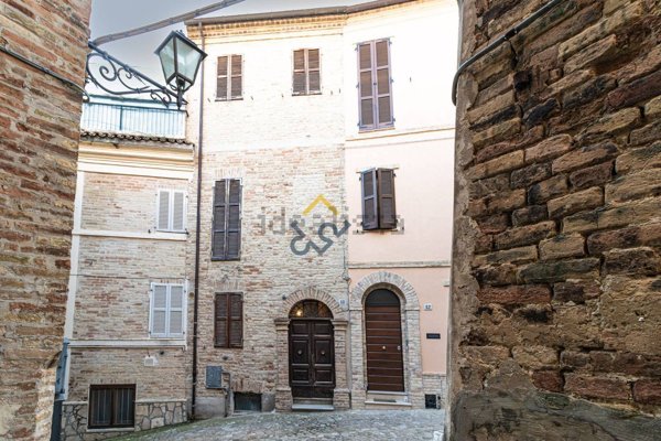 esavano in vendita ad Offida