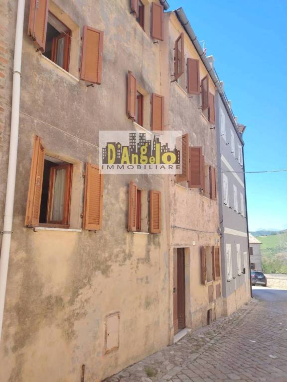 negozio in vendita ad Offida