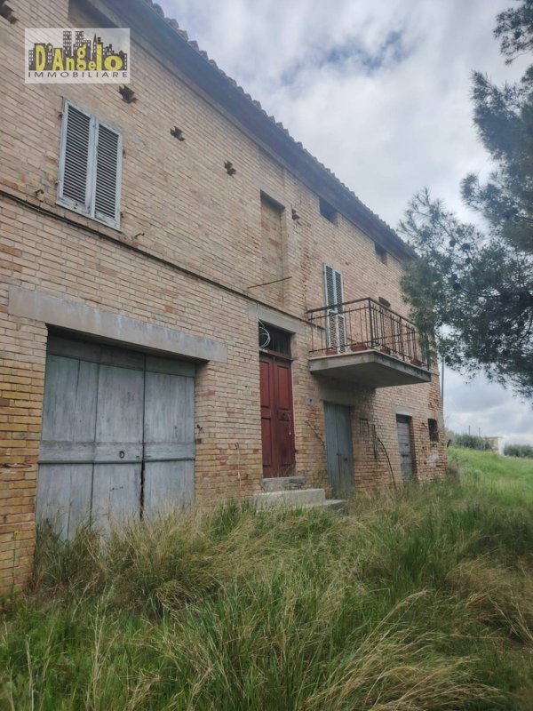 casa indipendente in vendita ad Offida in zona San Barnaba