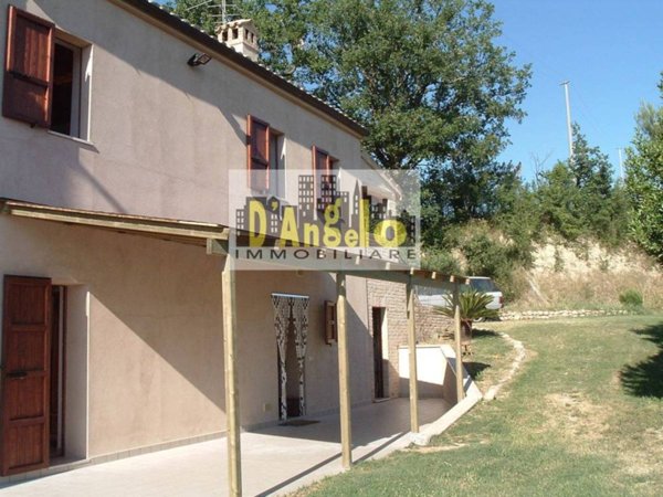 casa indipendente in vendita ad Offida in zona Borgo Miriam