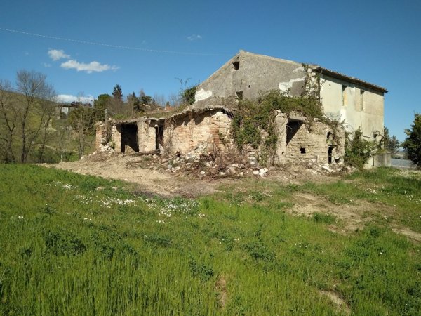 pentavano in vendita ad Offida