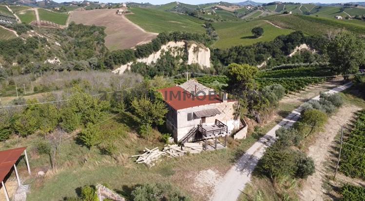 casa indipendente in vendita ad Offida in zona Borgo Miriam