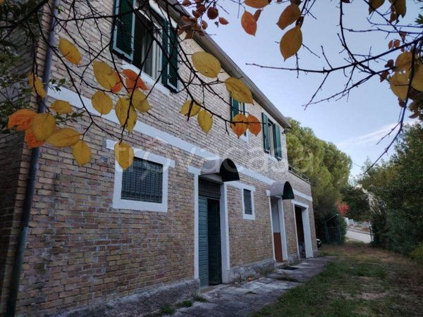 casa indipendente in vendita ad Offida in zona Borgo Miriam