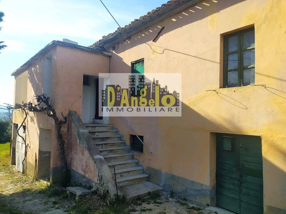 casa indipendente in vendita ad Offida in zona San Barnaba