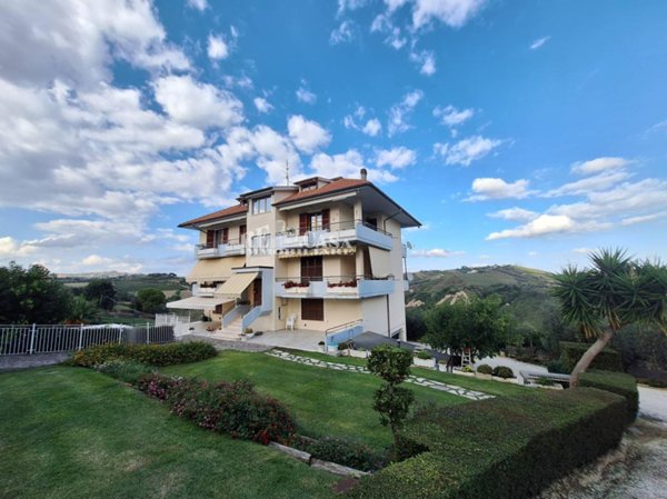 casa indipendente in vendita ad Offida in zona San Barnaba